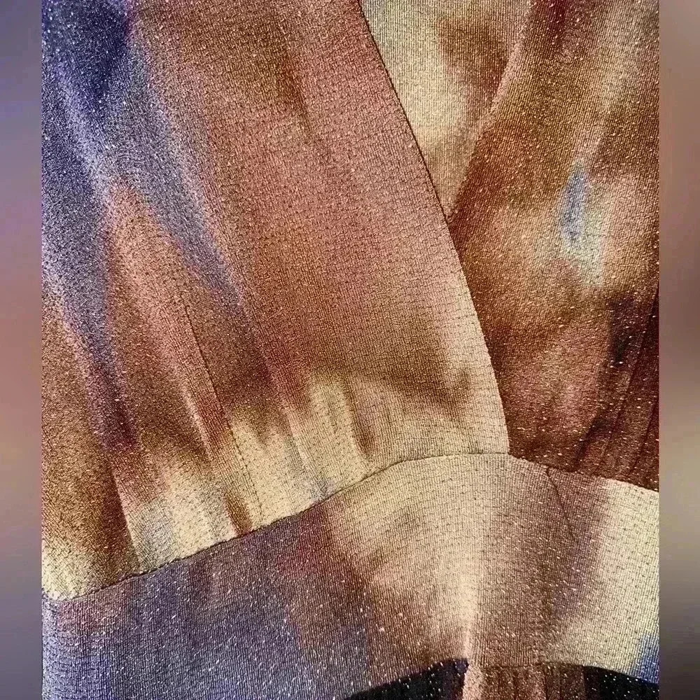 Blumin‎ Apparel size large tie dye with metallic silver thread. V neck. NWOT - Picture 5 of 12